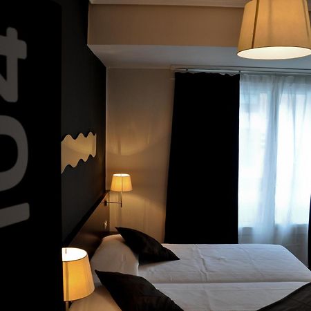 Hostal La Rotonda Ourense Exterior photo